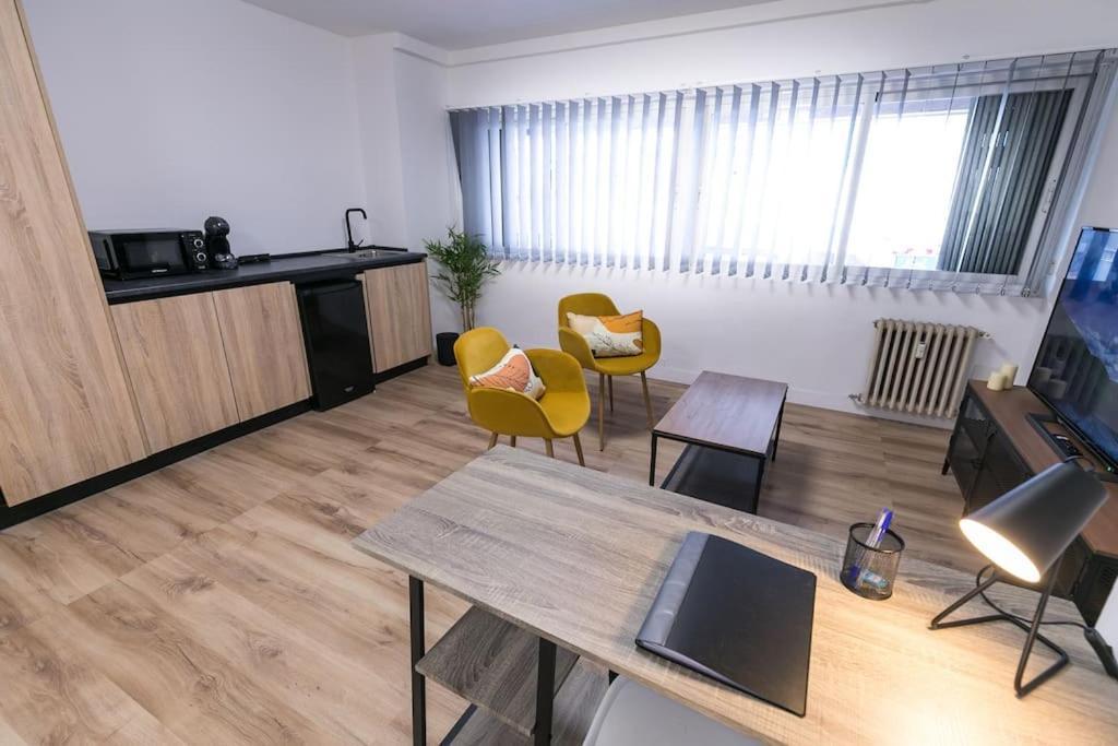 Estudio-oficina Moderno, Centro De Apartamento