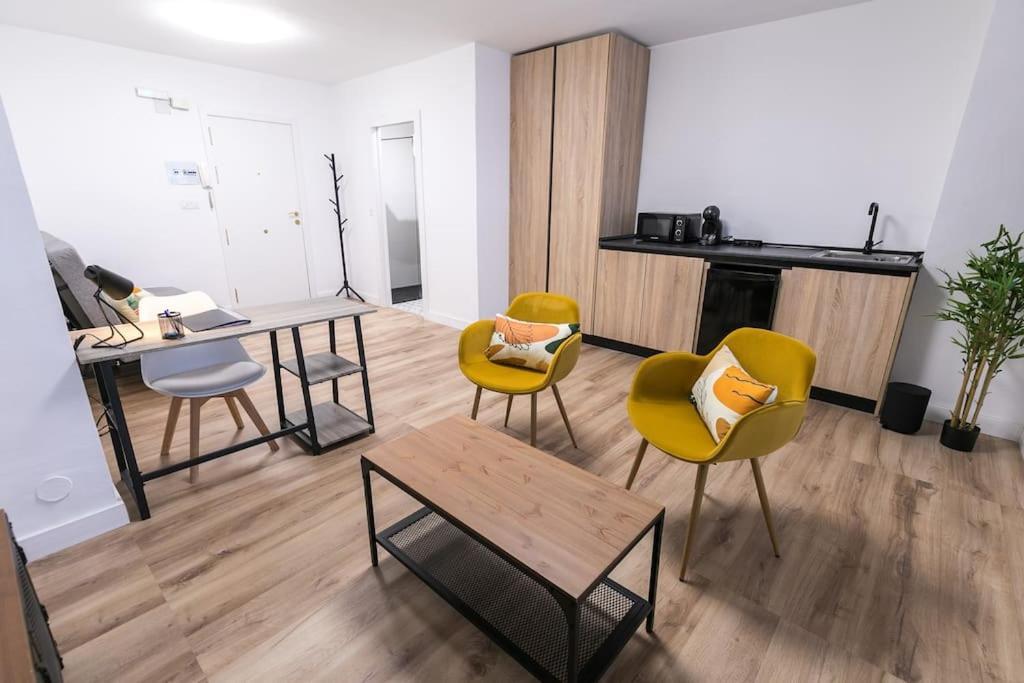 Estudio-oficina Moderno, Centro De *